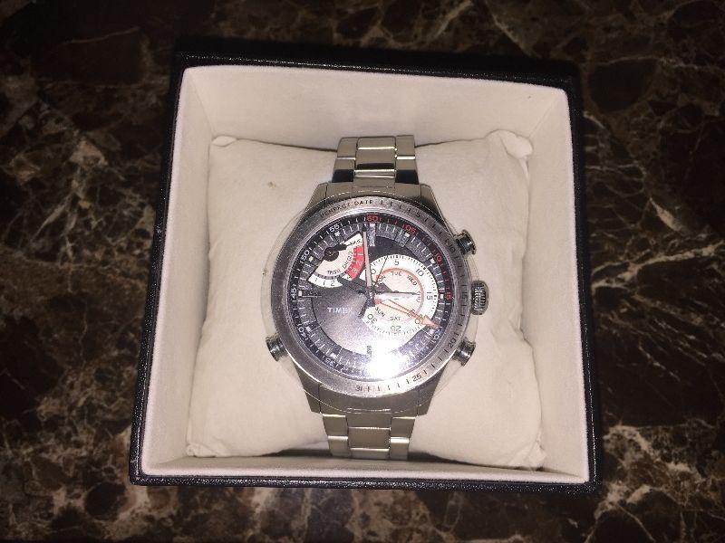 Brand new watch Timex INTELLIGENTE QUARTZMC authentique neuve