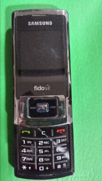 A vendre cell Samsung SGH-F266 (Fido)