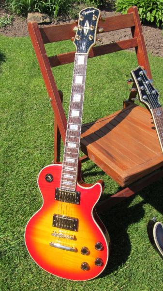 EPIPHONE CUSTOM GOLD. EXCELLENT CONDITION