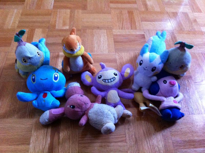 8 toutous Pokémon & 2 toutous Moshi Monsters