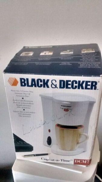 Black & Decker 1 Cup-at-a-Time Single Serve Coffee Maker with Pe