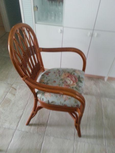 Mobilier de salle à manger en rotin