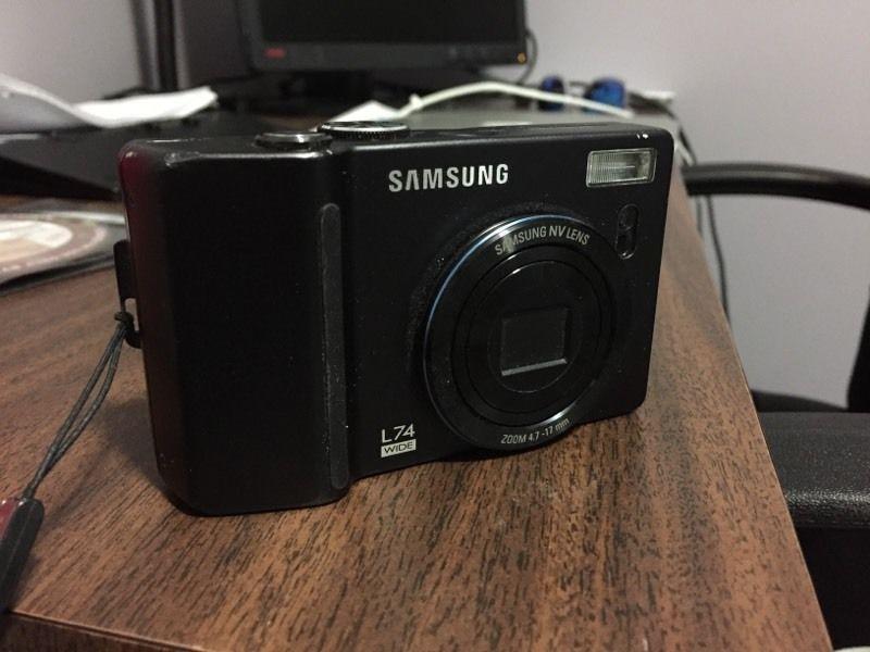 Samsung point and shoot camera