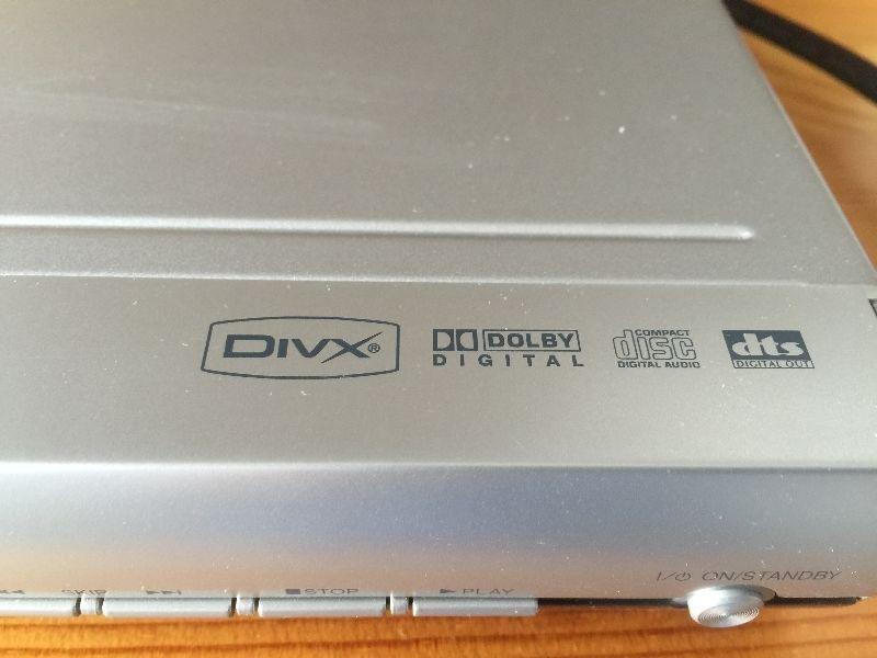 Toshiba Progressive Scan DVD Player SD-3990