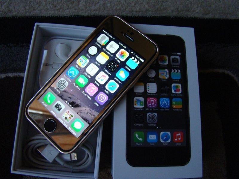 NEVER USED NEW APPLE SMART TOUCH iPHONE 5S WITH APPLE WARRANTY