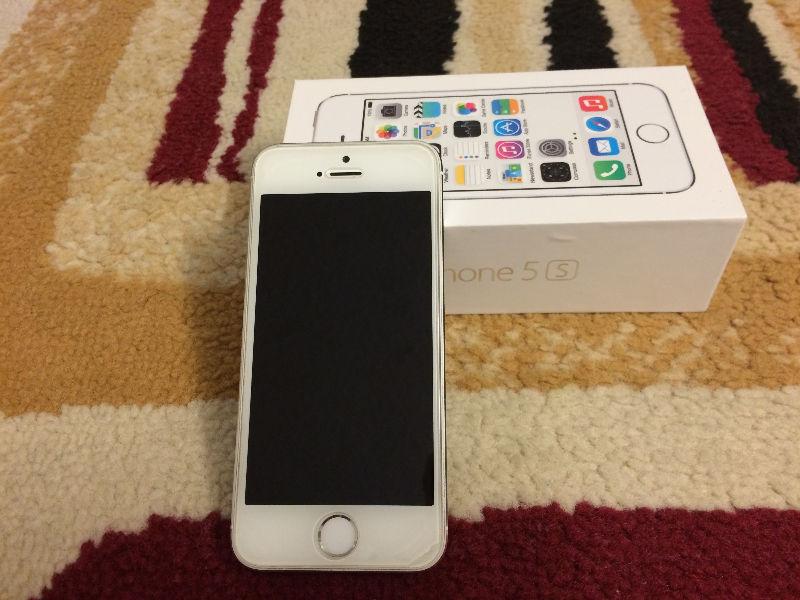 IPHONE 5S GOLD 16 GB IN EXCELENT CONDITION WITH CASE