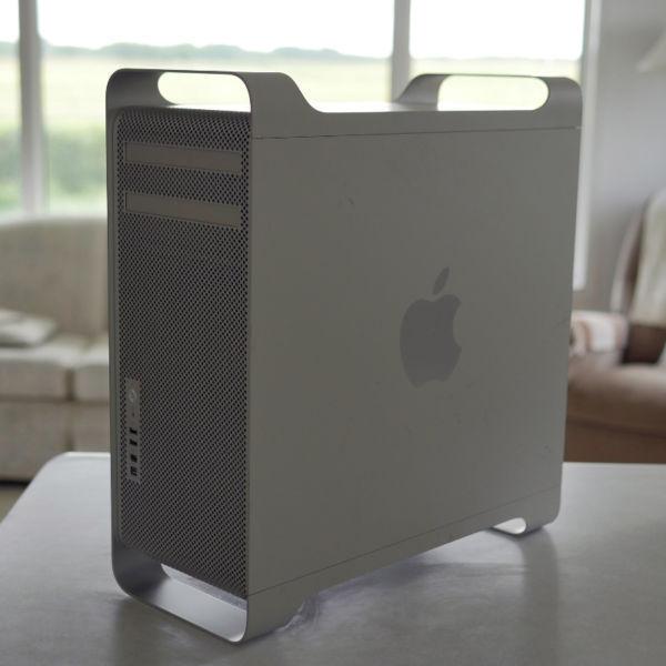 2007 Mac Pro 1,1 - with software!