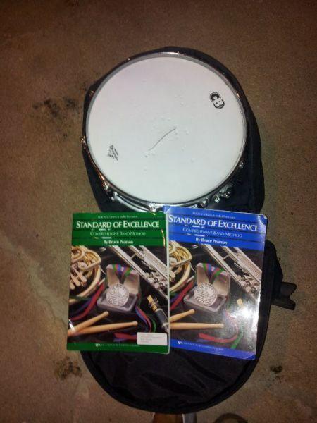 CB Snare drum with stand and carrying case