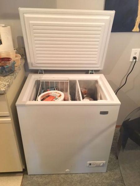 Clean Medium Sized Freezer in Great Condition
