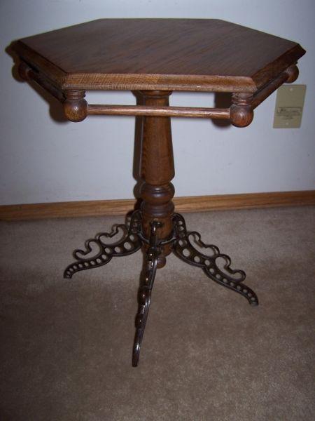 UNIQUE/ANTIQUE HEXAGONE DARK OAK PARLOR TABLE.DETAILED