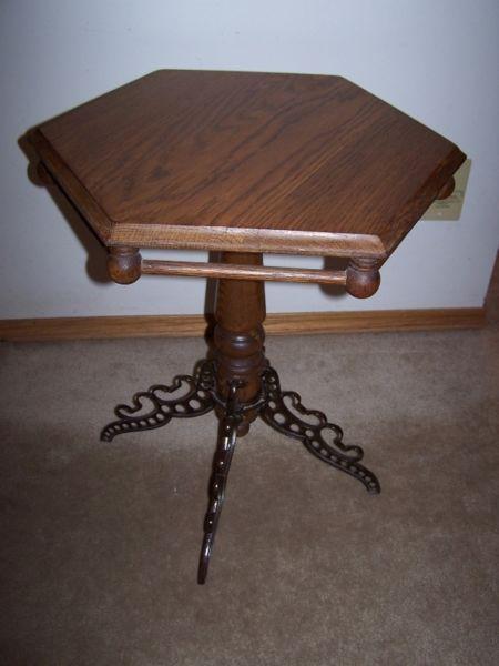 UNIQUE/ANTIQUE HEXAGONE DARK OAK PARLOR TABLE.DETAILED