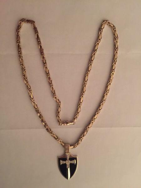 14K Golden chain and pendant with diamonds