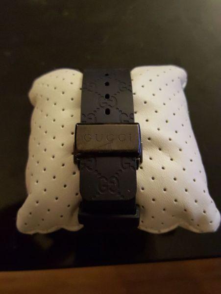 GUCCI WATCH great condition