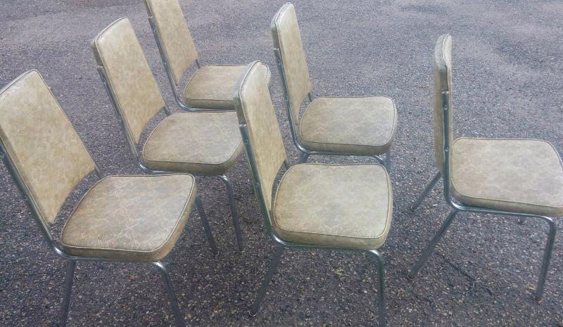 Set of 6 retro dining room chairs - Made in Canada