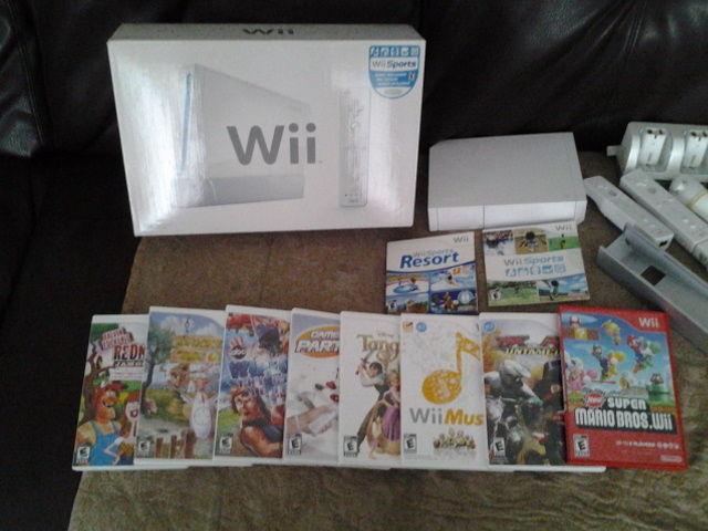 Nintendo Wii with Box & Games