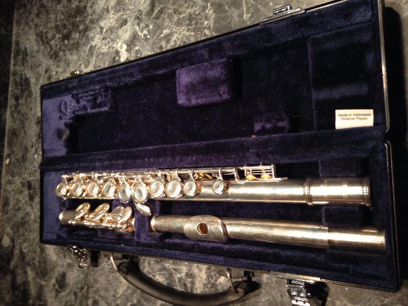 Flute Yamaha ,intermidiate Sterling Silver