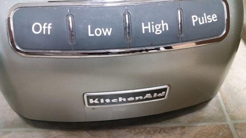 Kitchen Aid 9 Cup Food Processor Hardly used Comes with all p