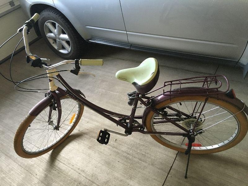 Great Condition Female Bike with basket