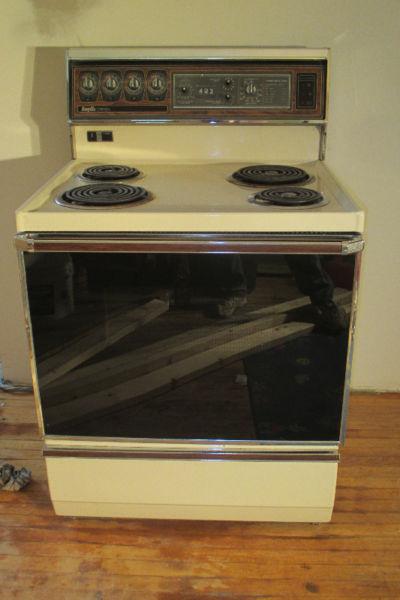 INGLIS CITATION 30 inch STOVE, ALMOND