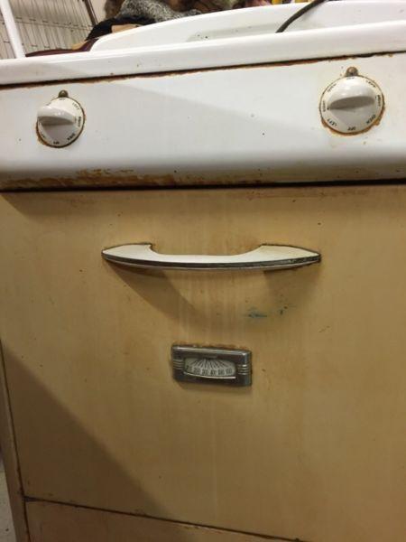 Small old yellow stovetop oven