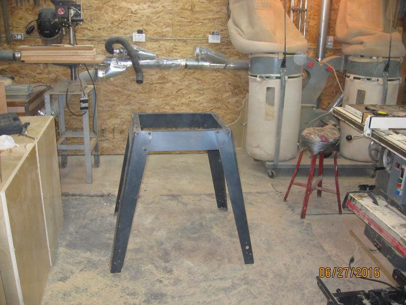 TOOL STAND