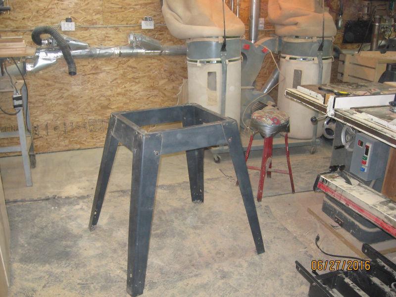 TOOL STAND