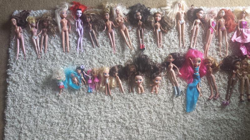 Wanted: Barbie/Bratz/MonsterHigh dolls & Accessories
