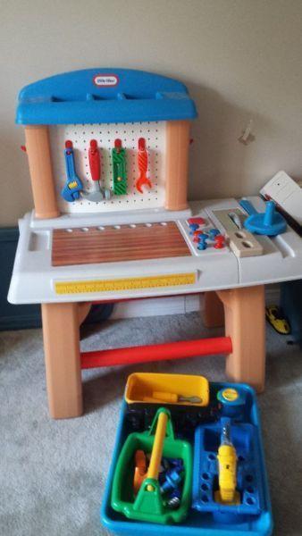 Little tikes tool bench with lots of accessories