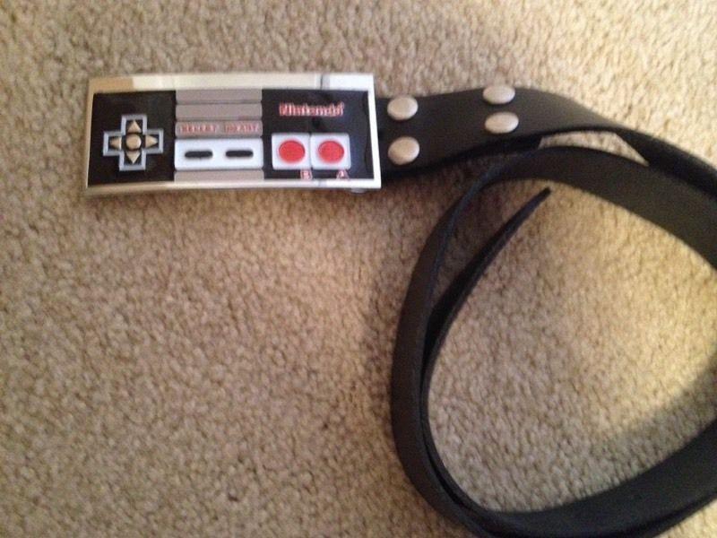 Rare 2003 MENS leather Nintendo NES Controller belt