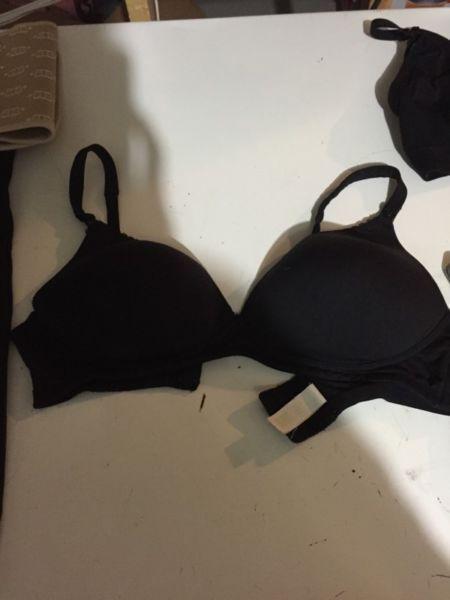 3 bra size d36 and 2 large black/grey