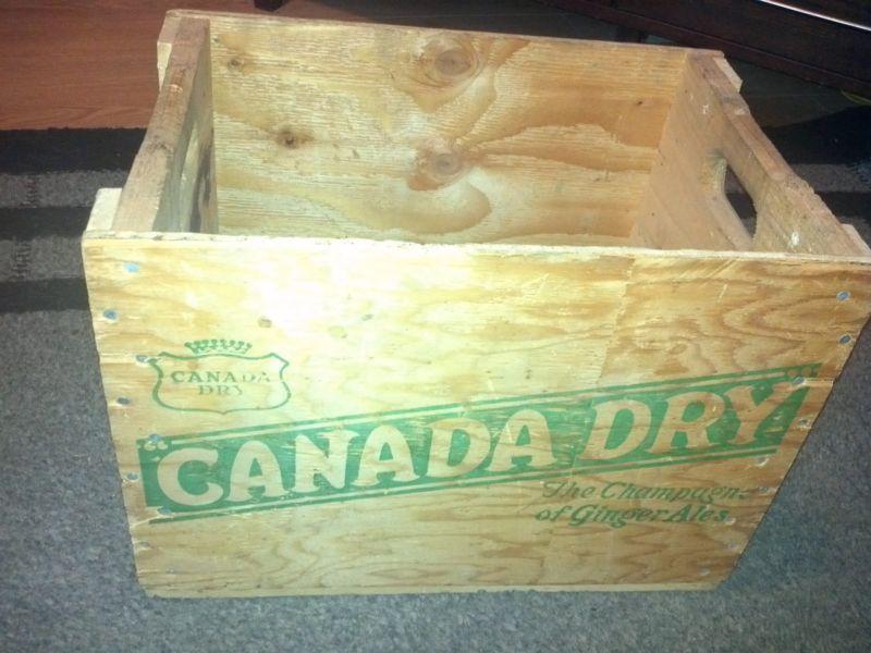 vintage wooden canada dry carry case