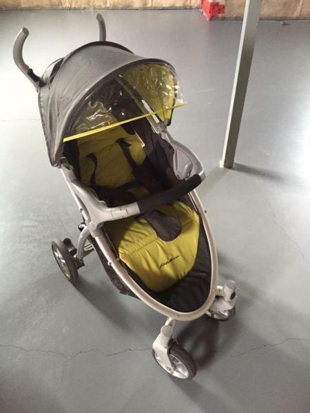 Baby car seat with stroller and vehicle base