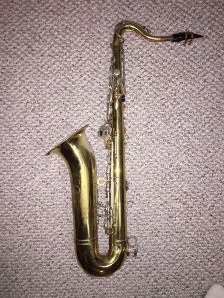 Saxophone Dolnet Bel Air Antique
