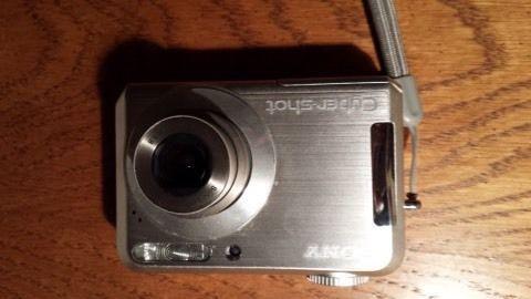 Sony CyberShot DSC S 700 Digital Camera