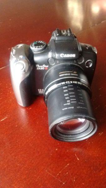 Canon PowerShot SX20IS 12.1MP Digital Camera