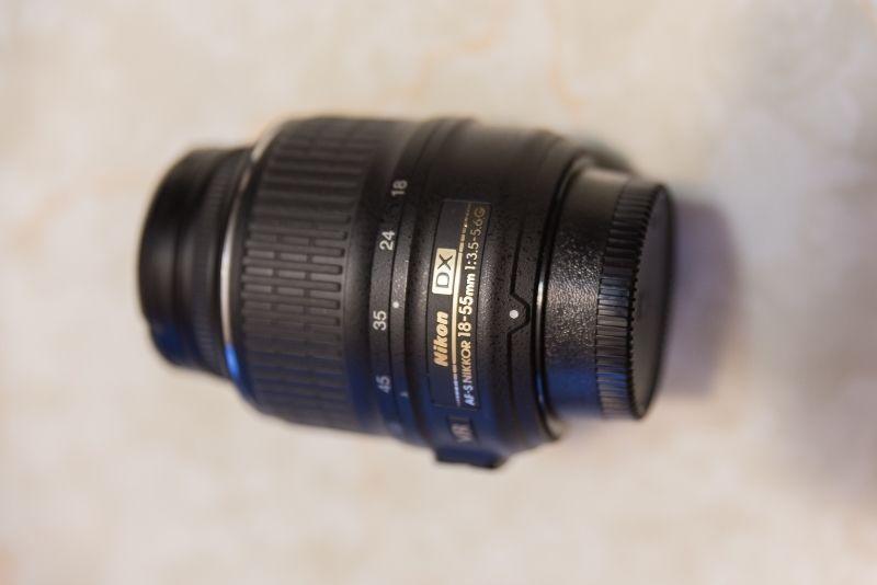 Nikon AF-S 18-55mm/3.5-5.6G DX VR lens