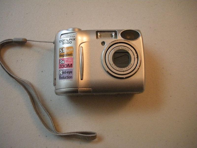 Nikon Coolpix 5600 Digital Camera