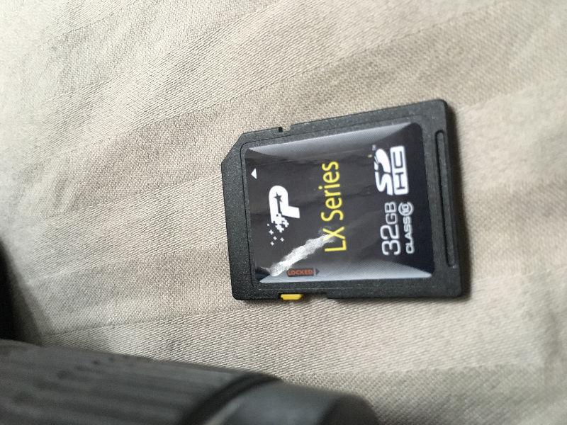 Rebel T5 Barely Used W/ 32GB SD card