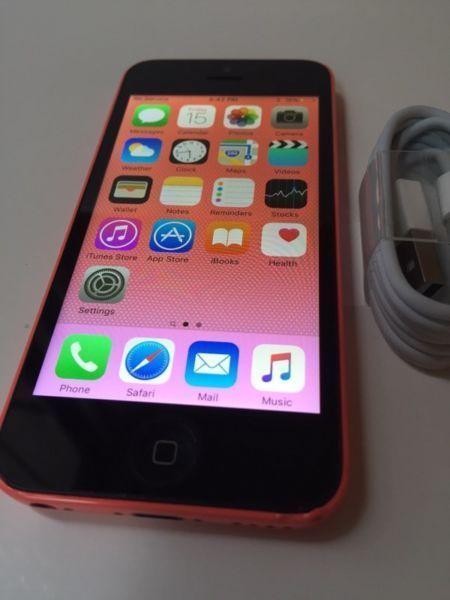 32 GB iPhone 5c in perfect condition!!