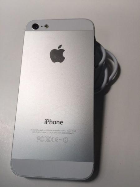32GB iPhone 5 in new condition!!