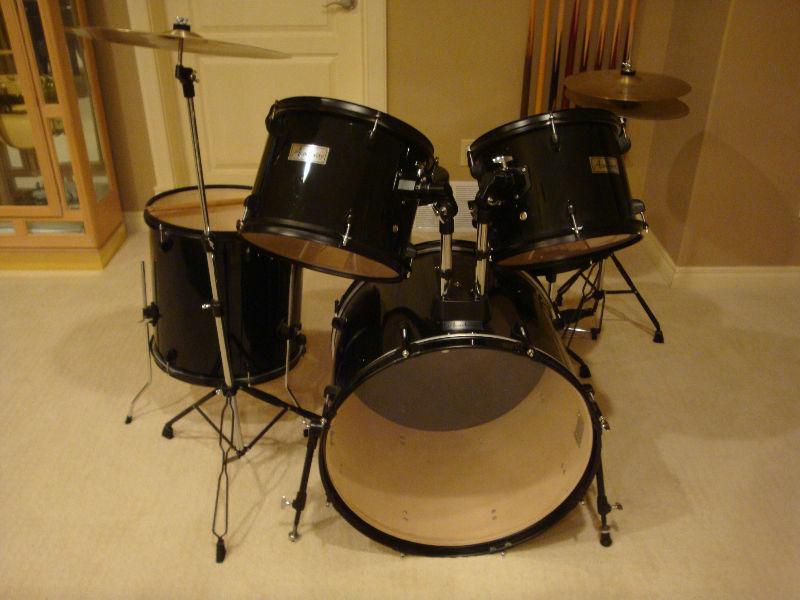 Complete full size drum kit