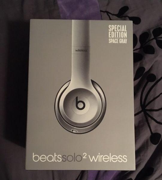 Beats Solo 2 Wireless Headphones Special Edition Space Grey