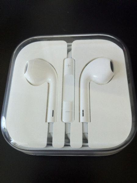 Brand New Apple EarPods with Remote & Mic iPhone 6, iPad, iPod