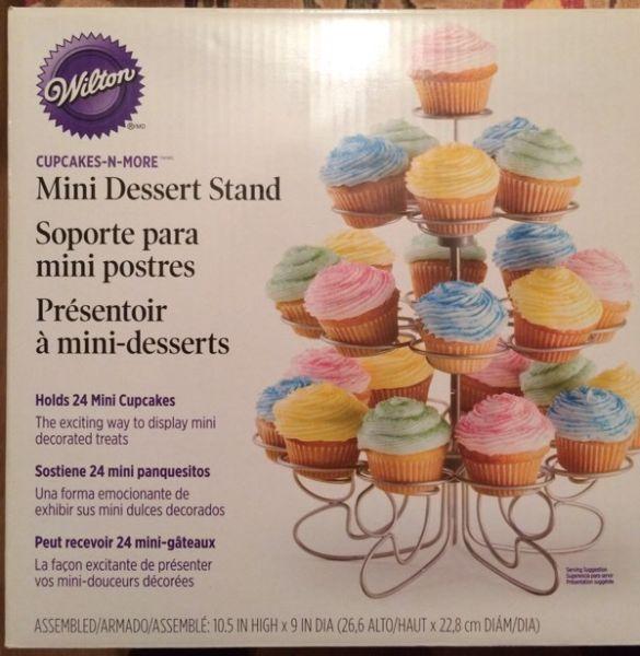 Mini cupcake stand by Wilton