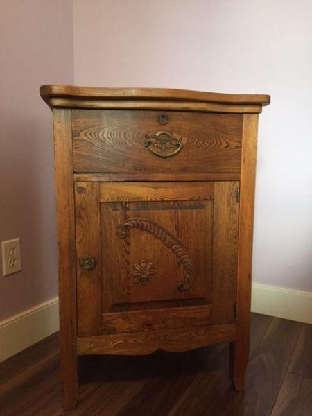 Antique bedside drawer/cabinet