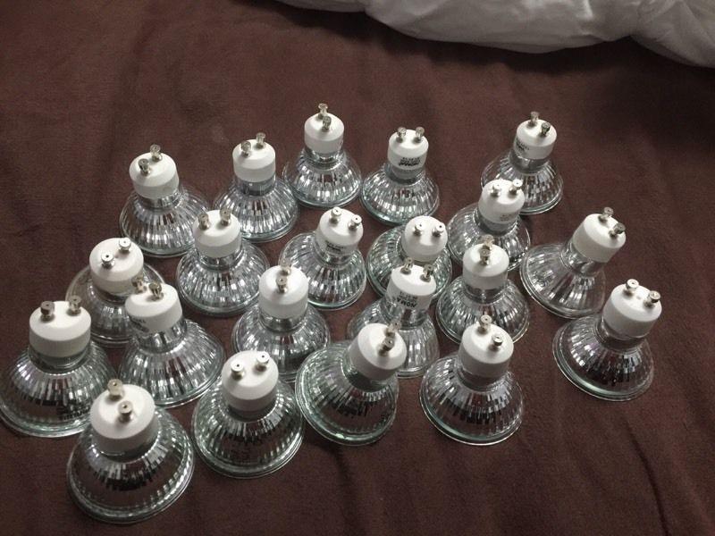 GU 10 light bulbs ( halogen)