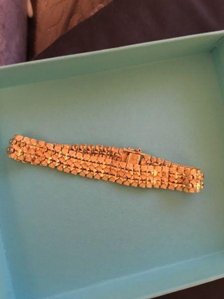 22 k GOLD BRACELET