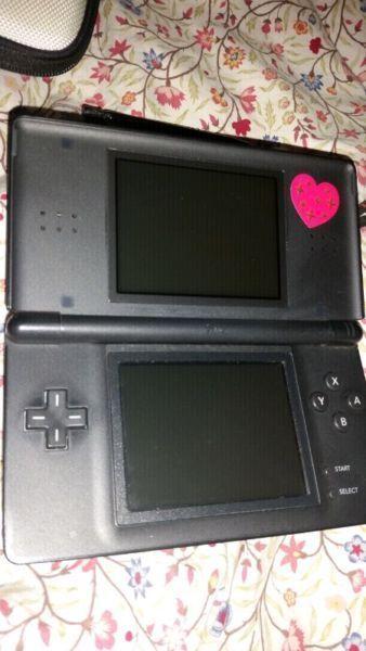 Black DS lite and Teal 3DS