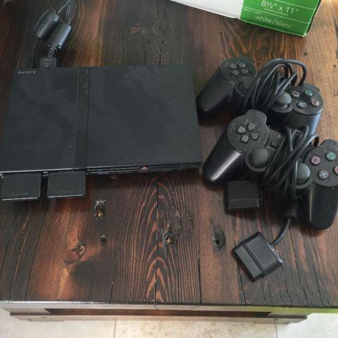Playstation 2 Mini, 2 Controllers, 5 Games