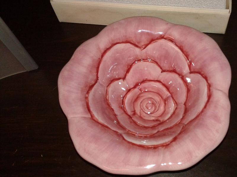 BRAND NEW PINK DECORATIVE 'S BOWL FOR SALE
